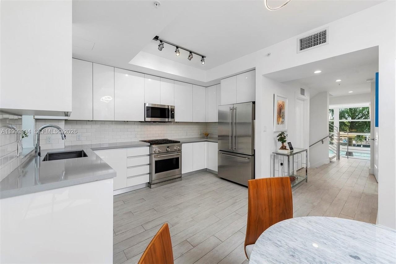 41 N Shore Dr - Photo 5 of 50