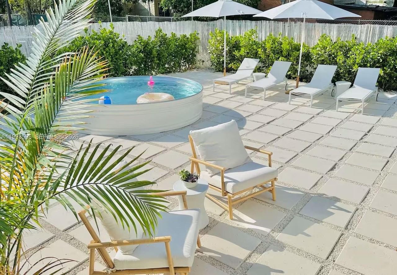 745 Nw 47th Ter - Photo 4 of 15