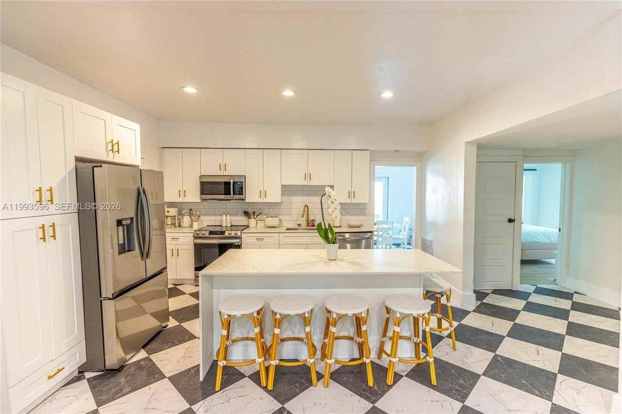 745 Nw 47th Ter - Photo 7 of 15