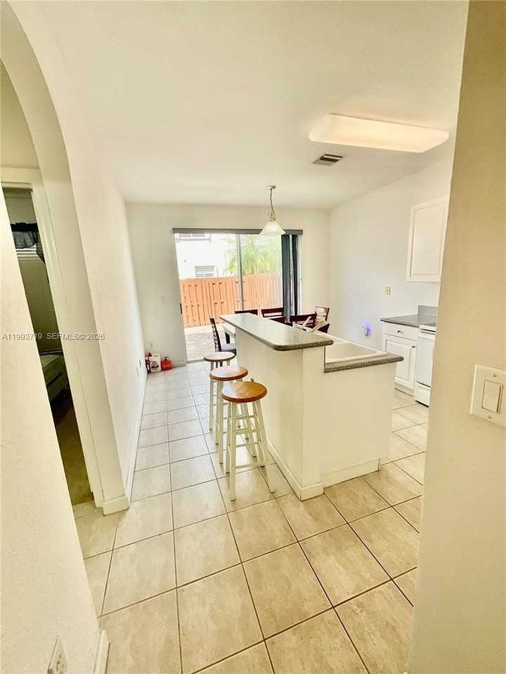 5628 Nw 113th Ave #5628 - Photo 6 of 48