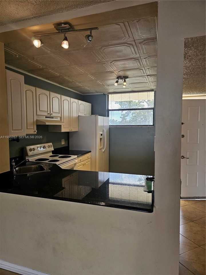 114 Lake Emerald Dr #409 - Photo 2 of 5