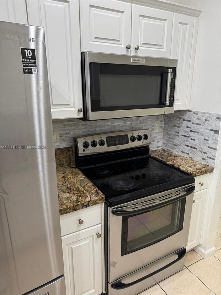 650 Nw 170th Ter #650 - Photo 7 of 46