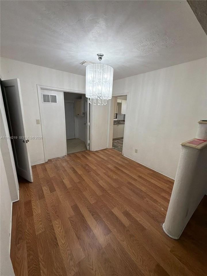 1026 Nw 50th St #1 - Photo 6 of 18