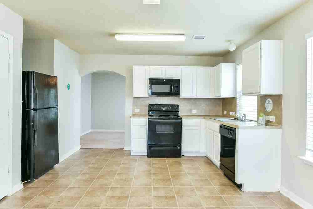 13118 Kingston Point Ln - Photo 5 of 15