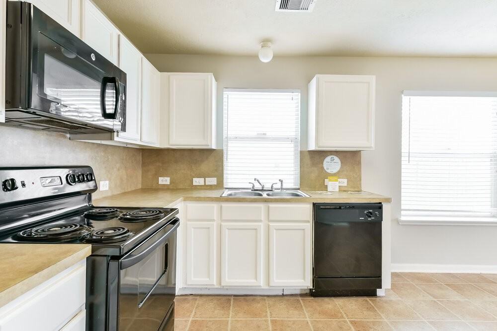 13118 Kingston Point Ln - Photo 6 of 15