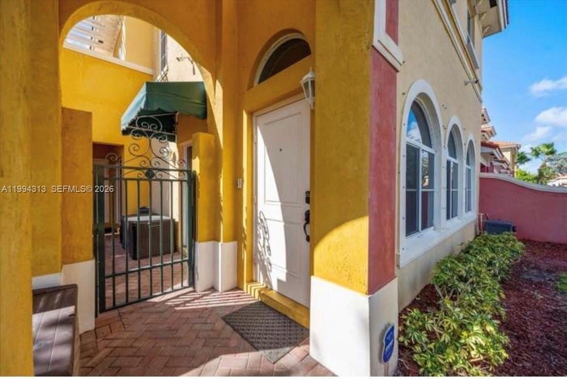 3529 Nw 29th Pl - Photo 4 of 18