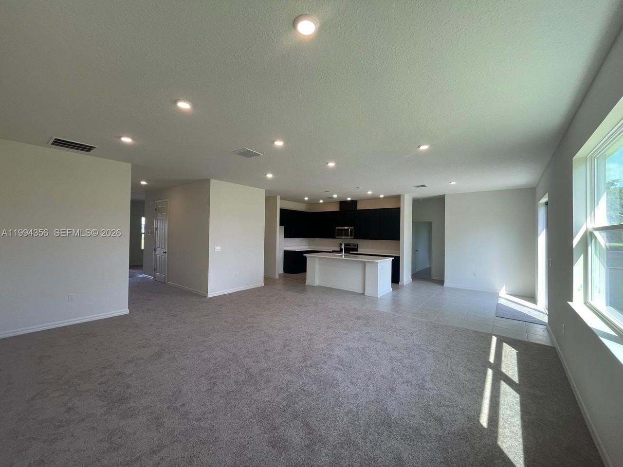 2133 Se Flanders Rd - Photo 4 of 16