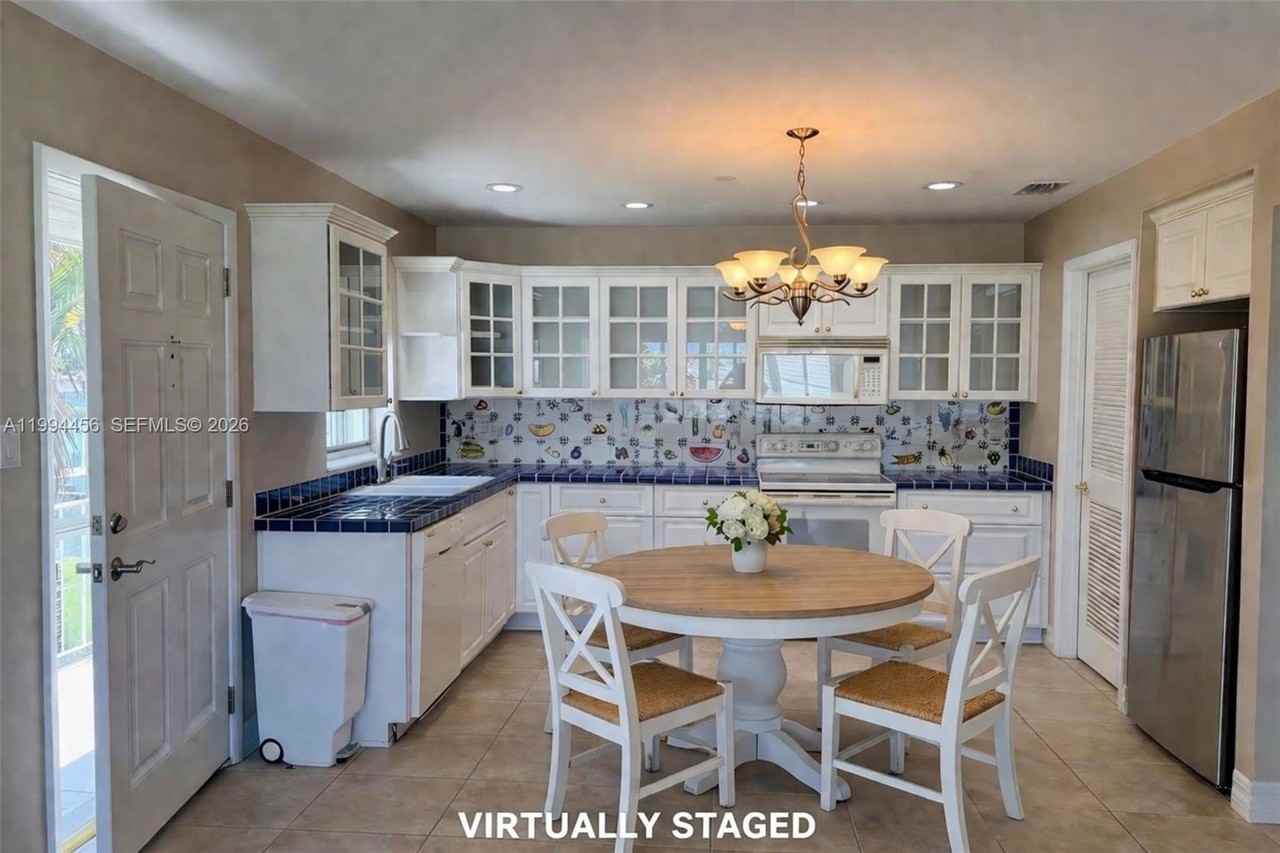 1323 Bayshore Dr #203 - Photo 4 of 26