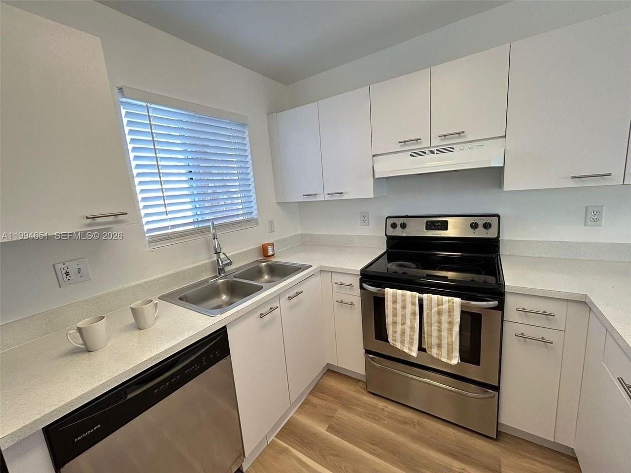 6255 Kendale Lakes Cir #225 - Photo 3 of 46