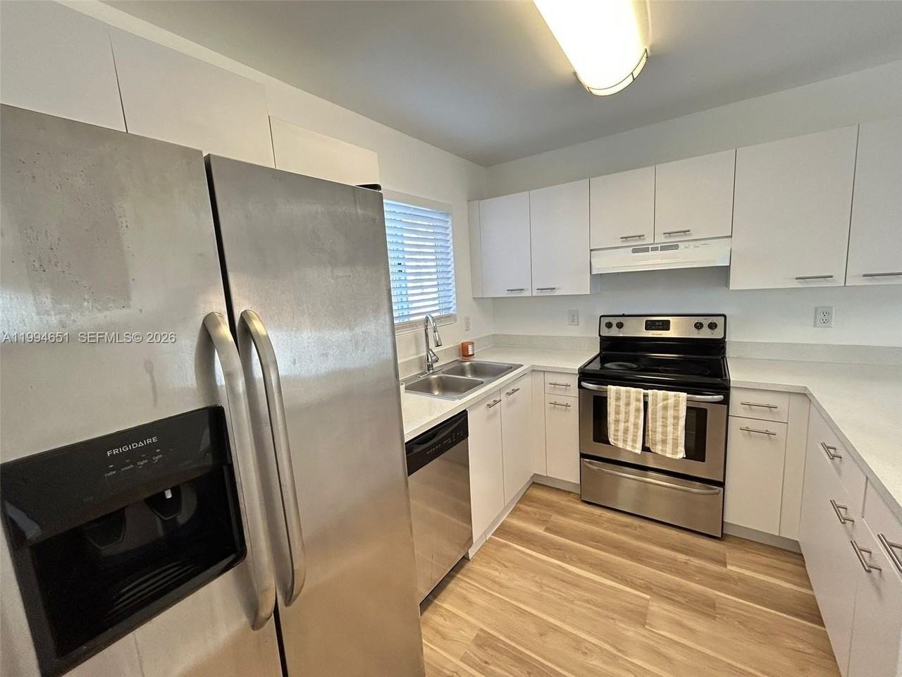 6255 Kendale Lakes Cir #225 - Photo 4 of 46