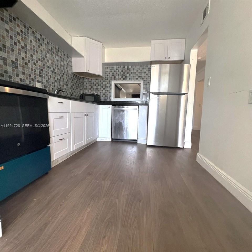 109 Sw 1st Ave - Photo 3 of 22