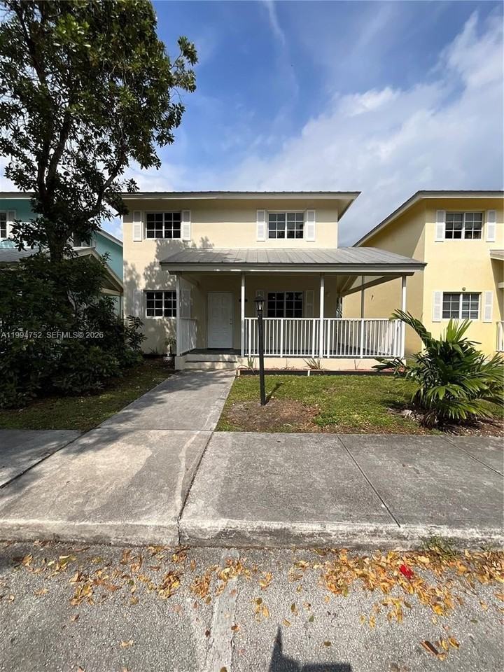 435 Nw 19th Ln #19 - Photo 2 of 15