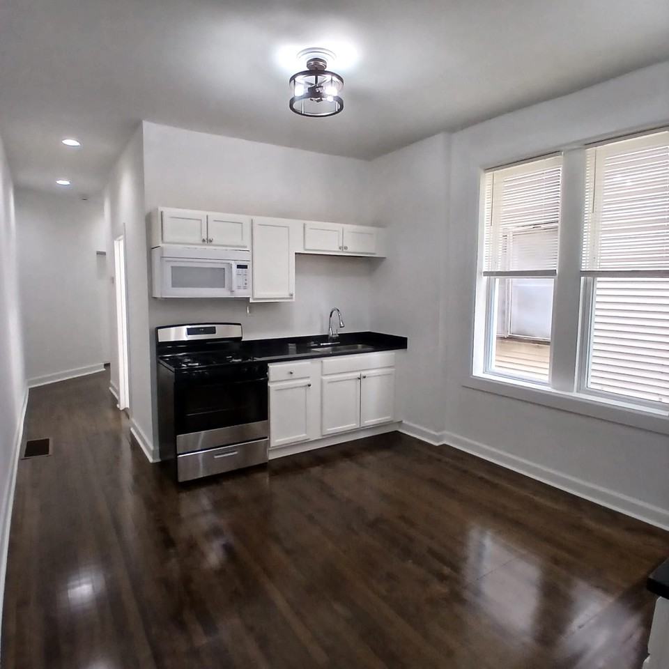 4058 West Hirsch - 1 - Photo 3 of 17