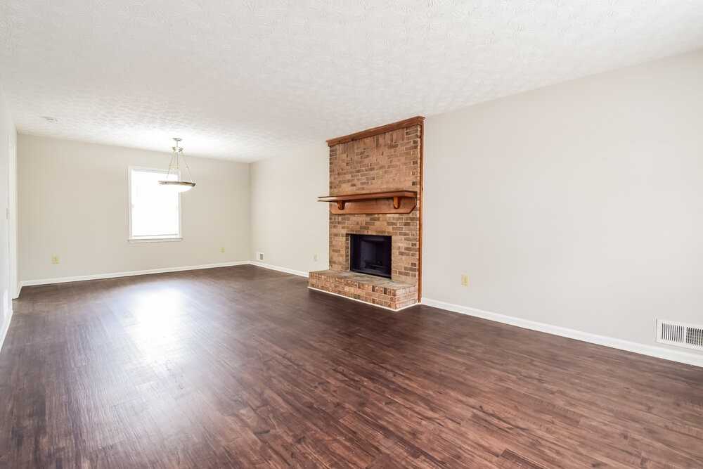 1308 Autumn Hill Ln - Photo 4 of 17