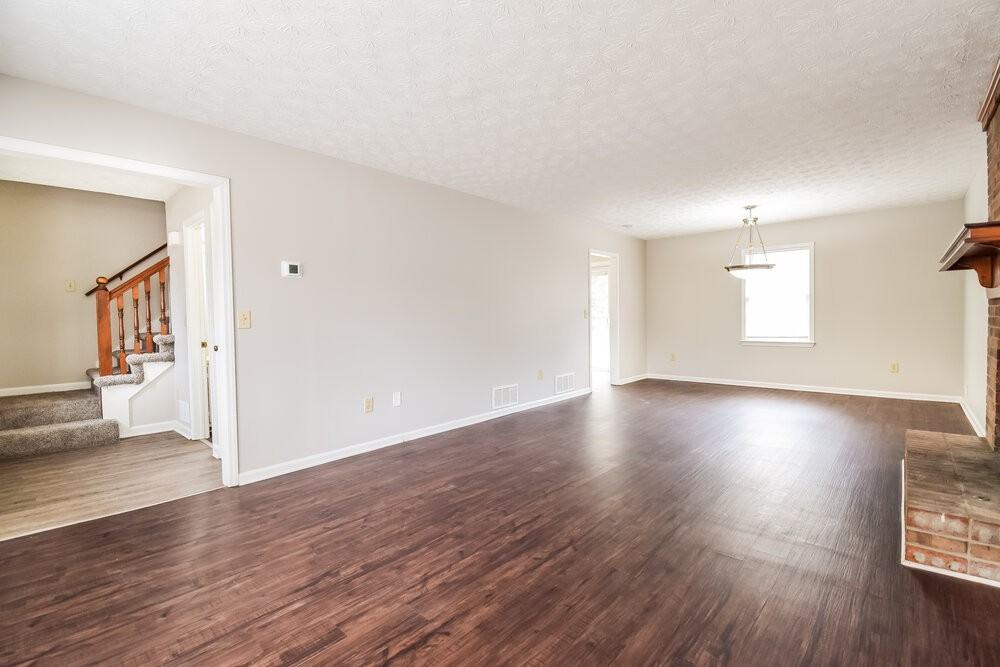 1308 Autumn Hill Ln - Photo 5 of 17