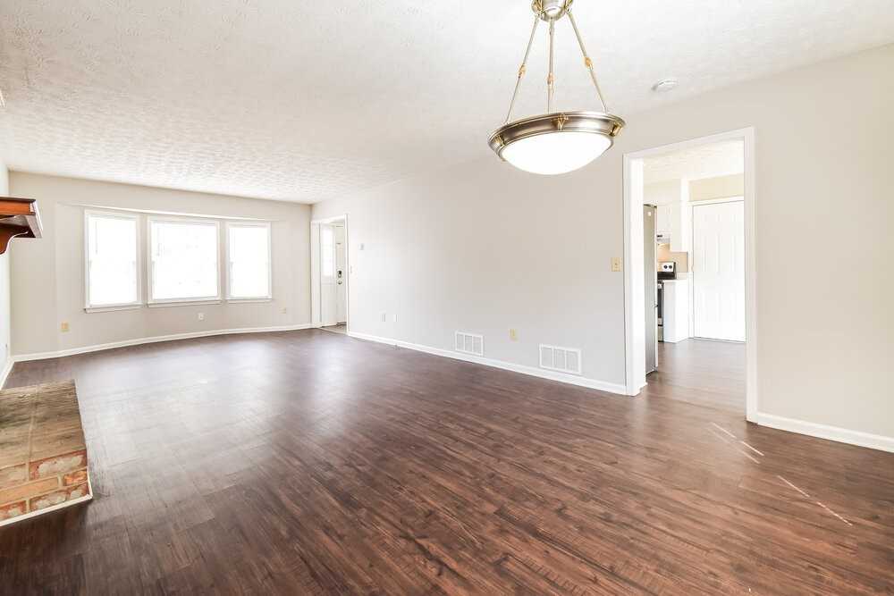 1308 Autumn Hill Ln - Photo 7 of 17