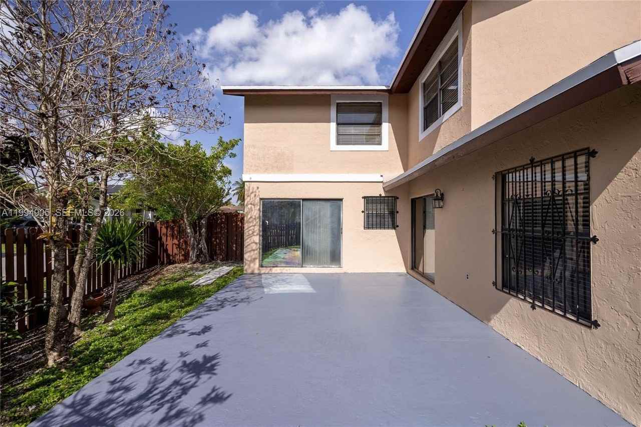 914 Nw 106th Avenue Cir #0 - Photo 5 of 21