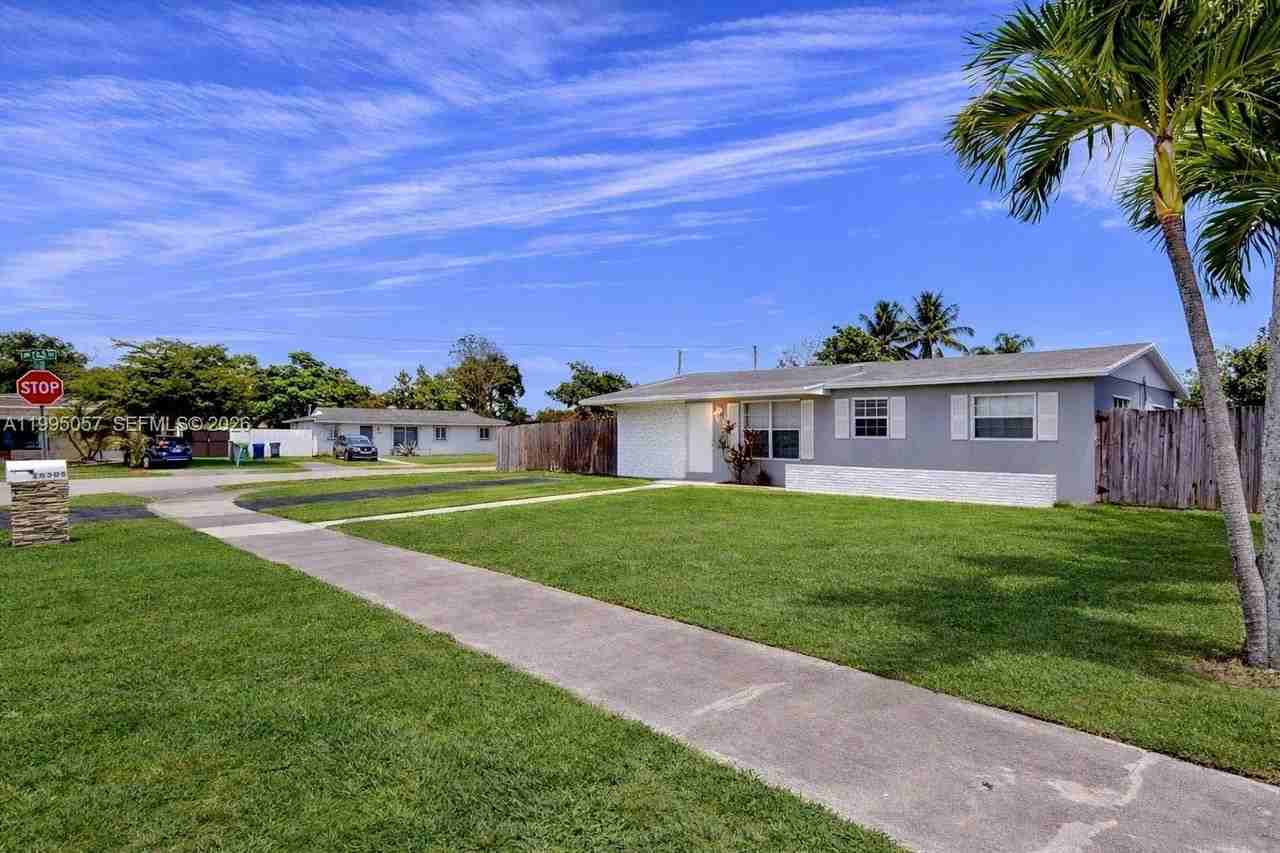 15305 Sw 104th Ave - Photo 4 of 45