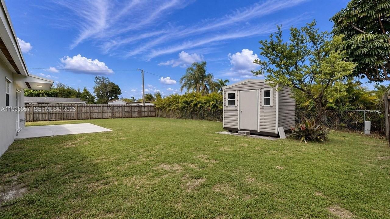 15305 Sw 104th Ave - Photo 7 of 45