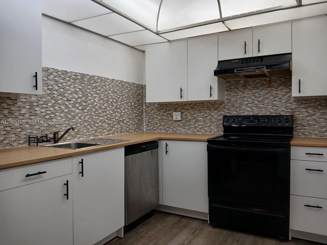 1300 Saint Charles Pl #222 - Photo 2 of 9