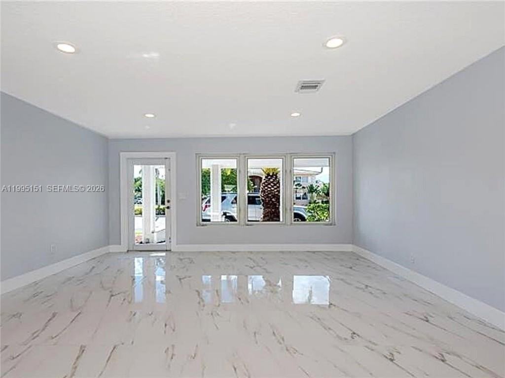 5770 Ne 18th Ave #0 - Photo 4 of 24