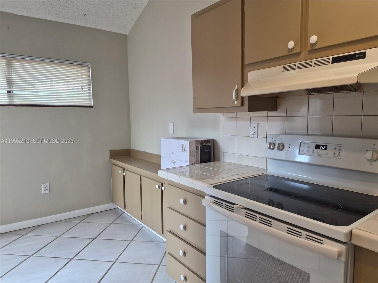 1752 Nw 74th Ave #18 - Photo 7 of 39