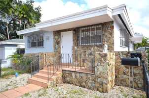 featured image of 2430 Sw 16th St #2430