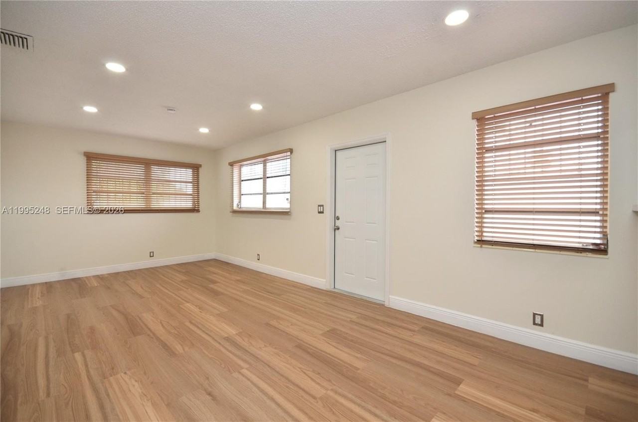 2430 Sw 16th St #2430 - Photo 7 of 18