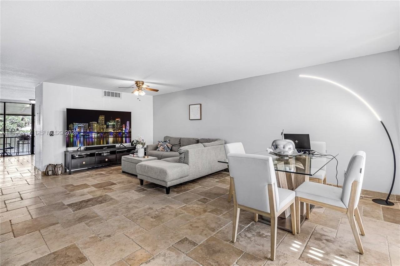 1424 Nw 113th Way - Photo 4 of 39
