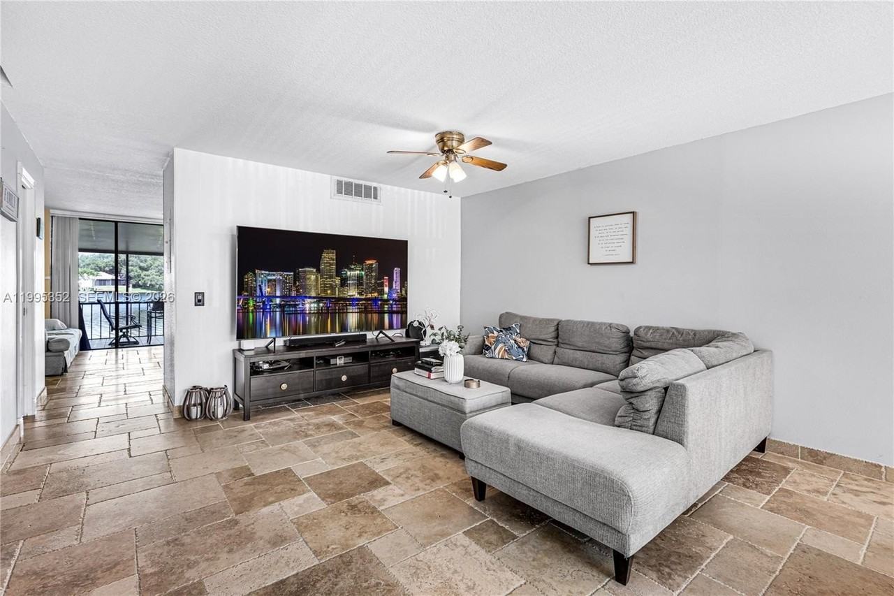 1424 Nw 113th Way - Photo 5 of 39