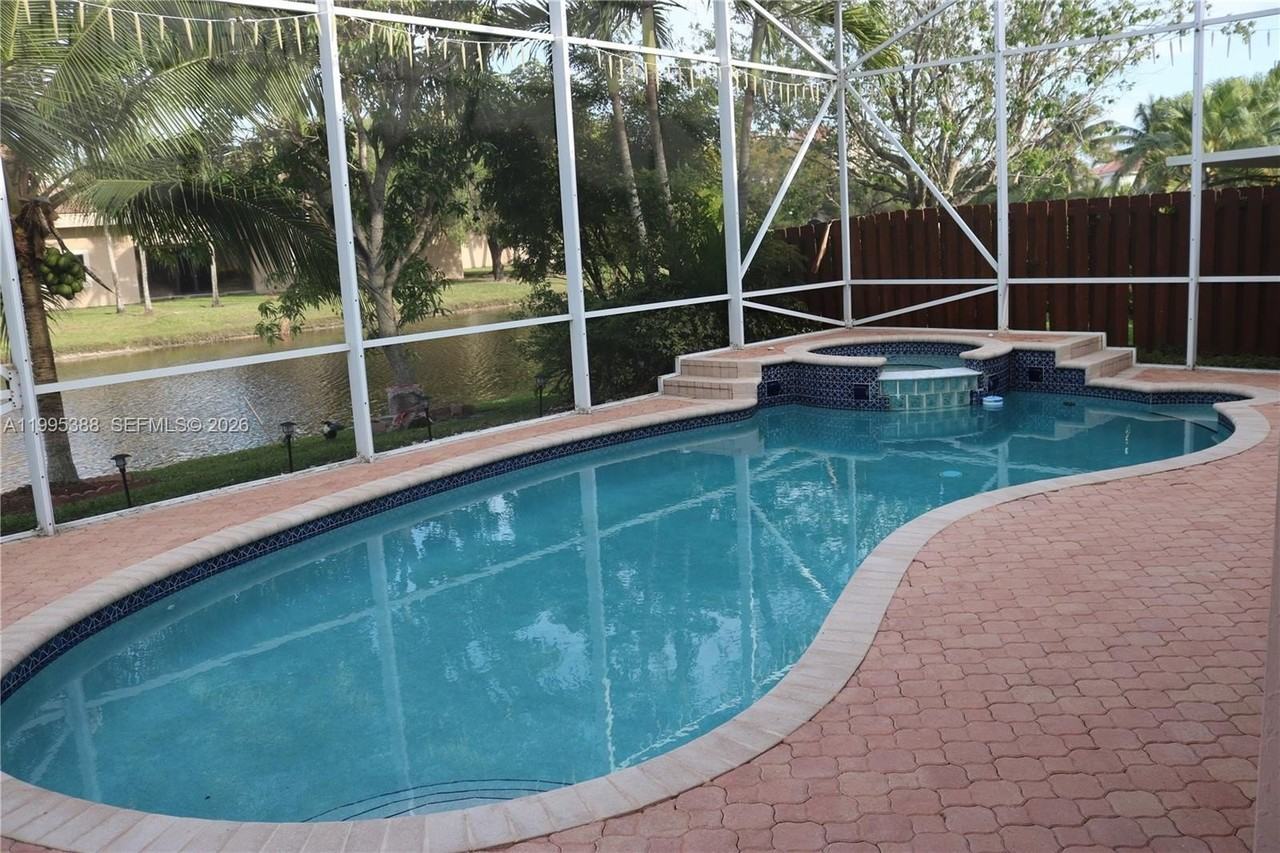 62 Gables Blvd #0 - Photo 4 of 8