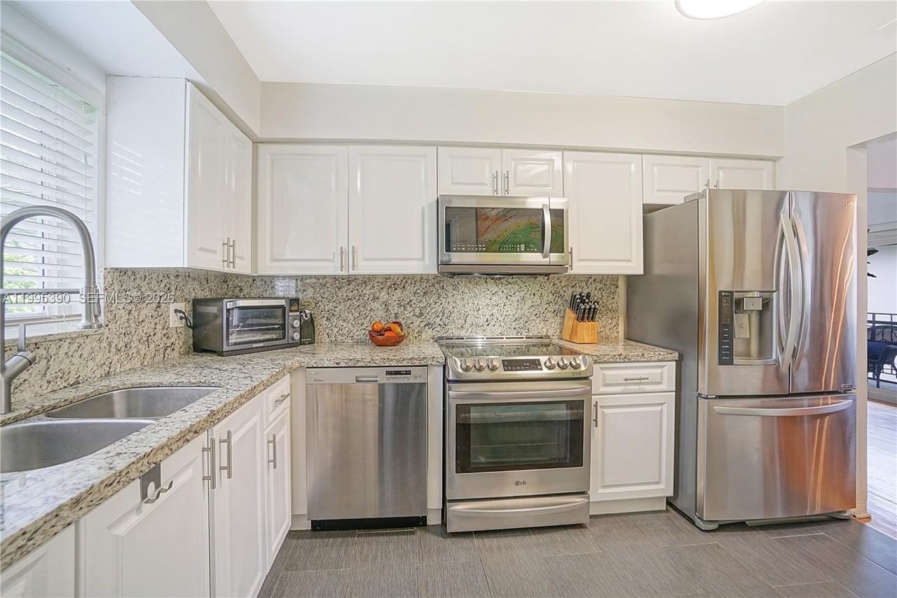 2720 S Le Jeune Rd #2720 - Photo 7 of 15