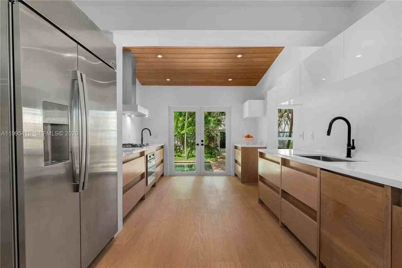 5812 Alton Rd - Photo 4 of 39