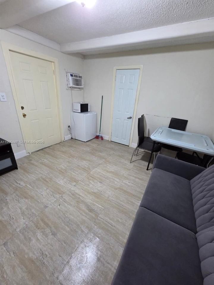 1420 Sw 129th Ct #1 - Photo 3 of 11