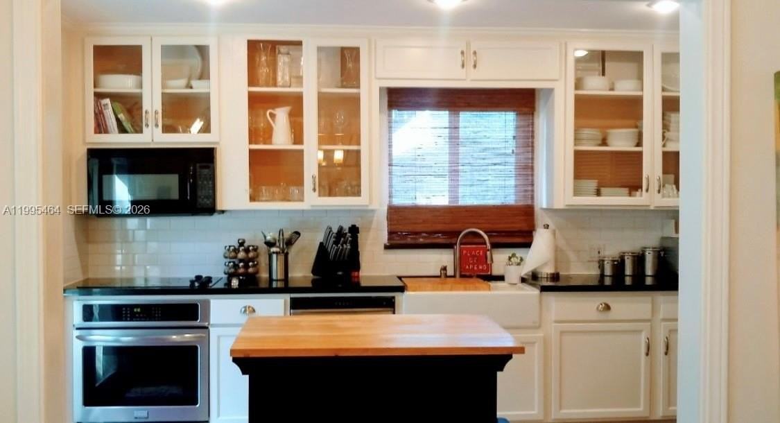 5718 Sw 48th St - Photo 2 of 13