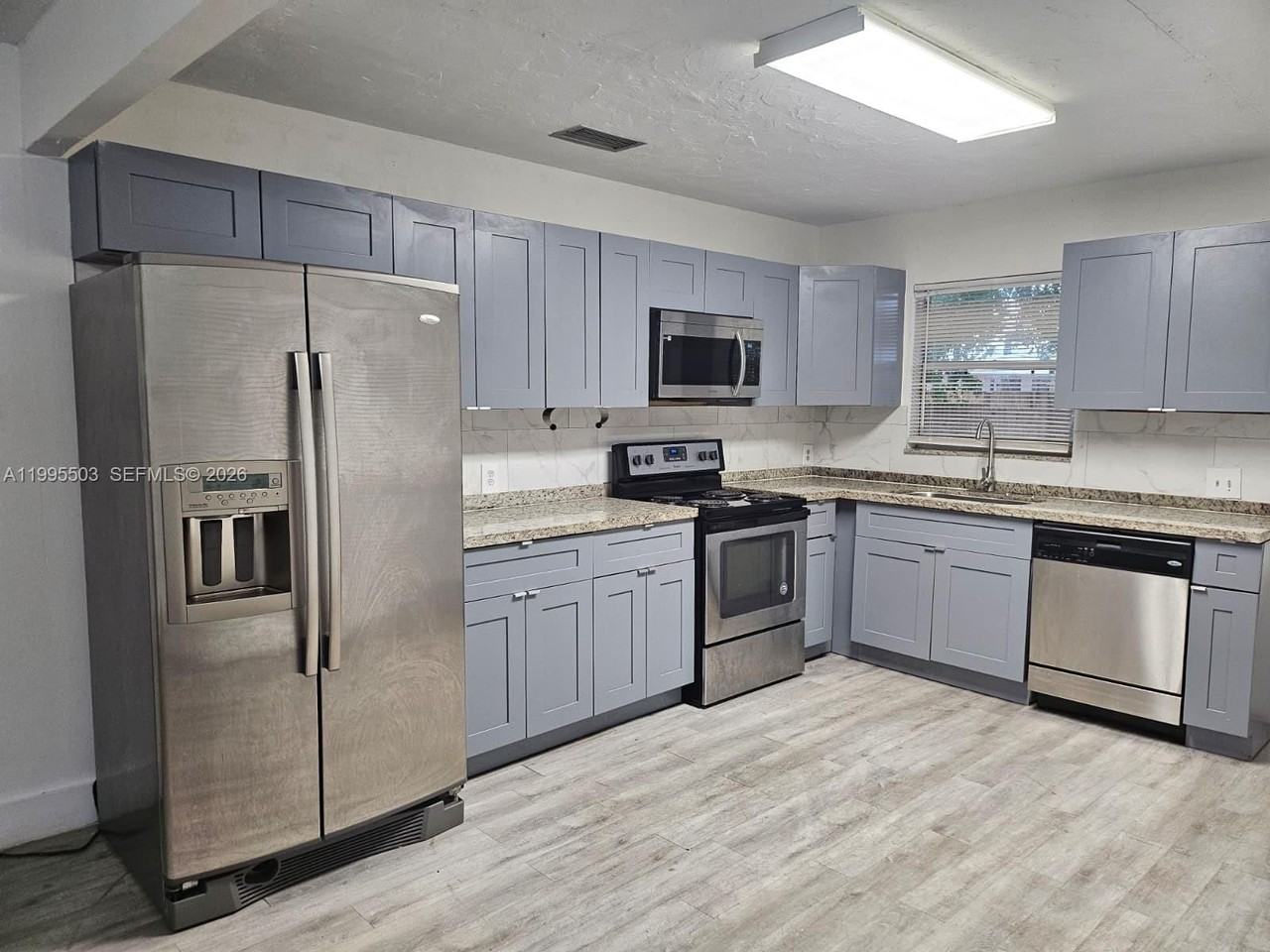 209 Sw 9th St #209 - Photo 4 of 6