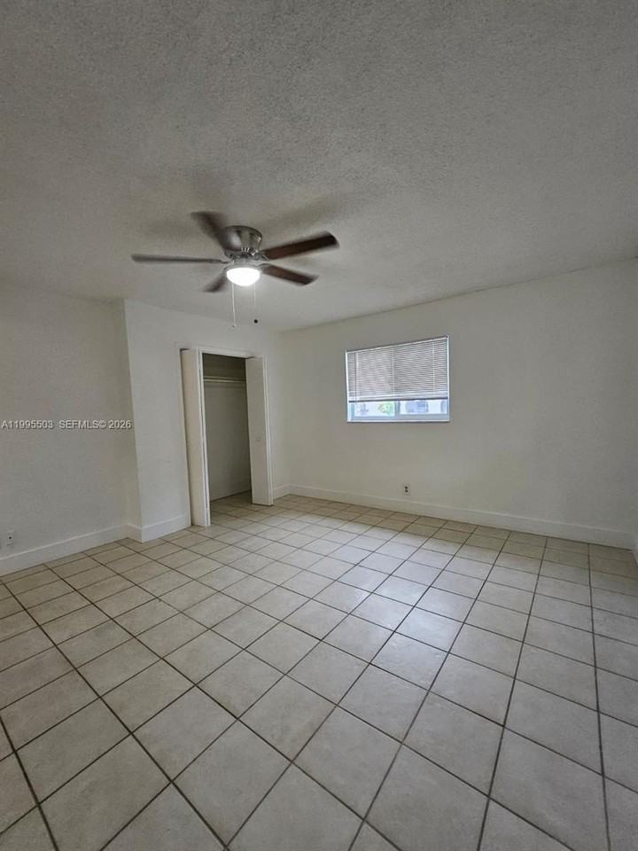 209 Sw 9th St #209 - Photo 5 of 6