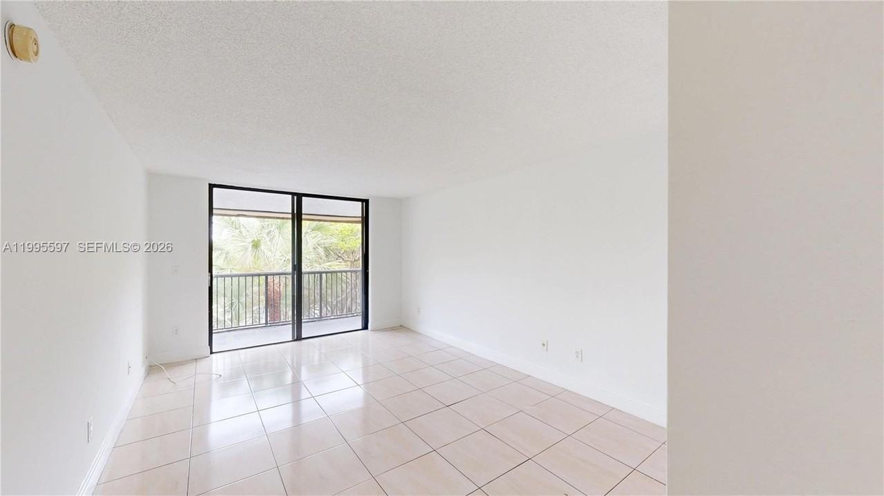 14201 N Kendall Dr #401D - Photo 6 of 15