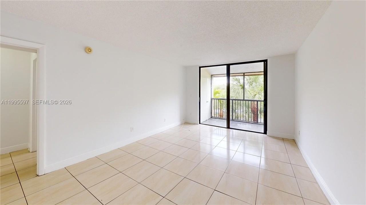 14201 N Kendall Dr #401D - Photo 7 of 15