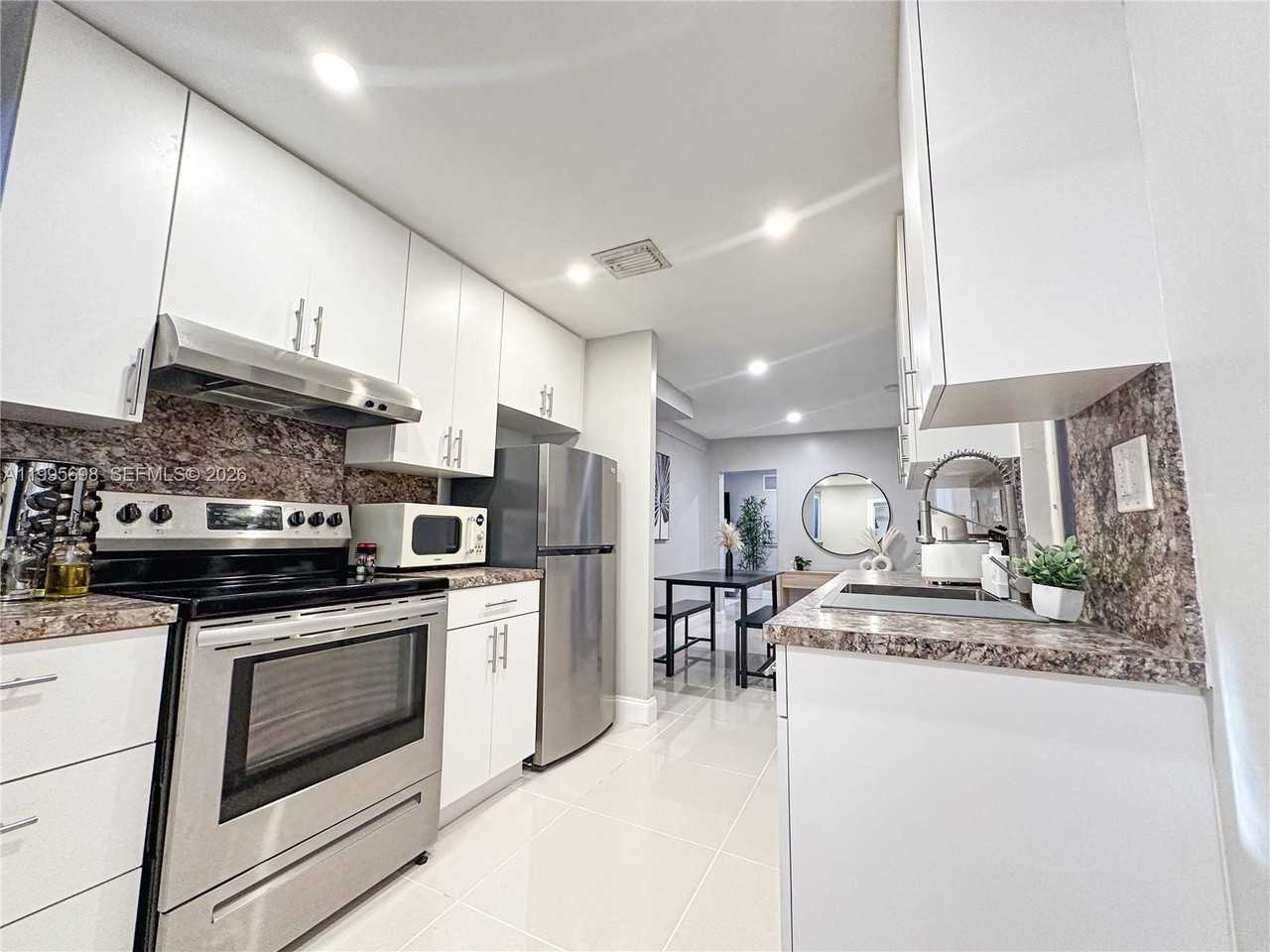 174 Ne 55th St #1 - Photo 6 of 22