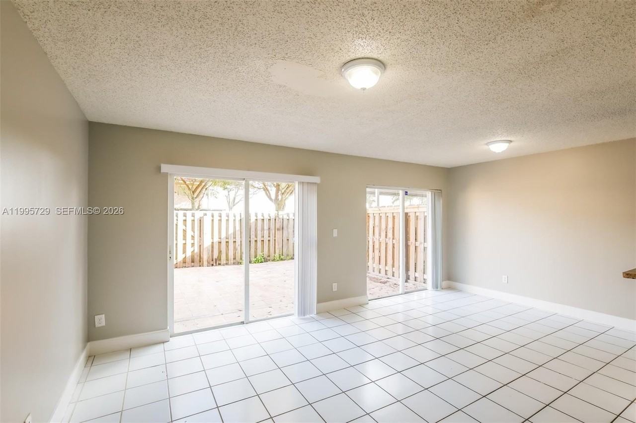 13921 Sw 173rd Ter - Photo 3 of 18