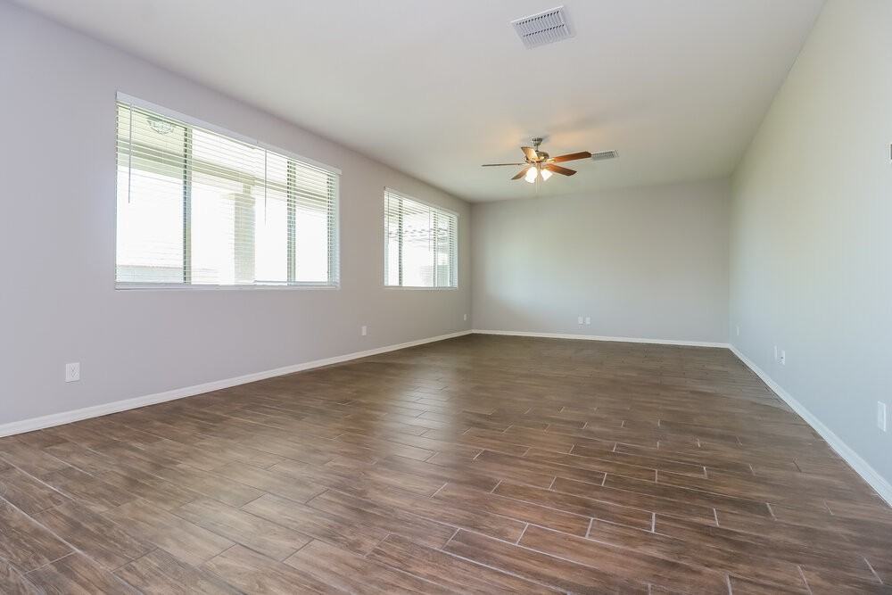 21051 W Almeria Rd - Photo 5 of 20