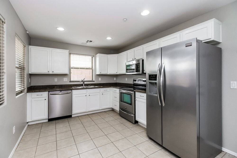 2707 E Bart St - Photo 7 of 17