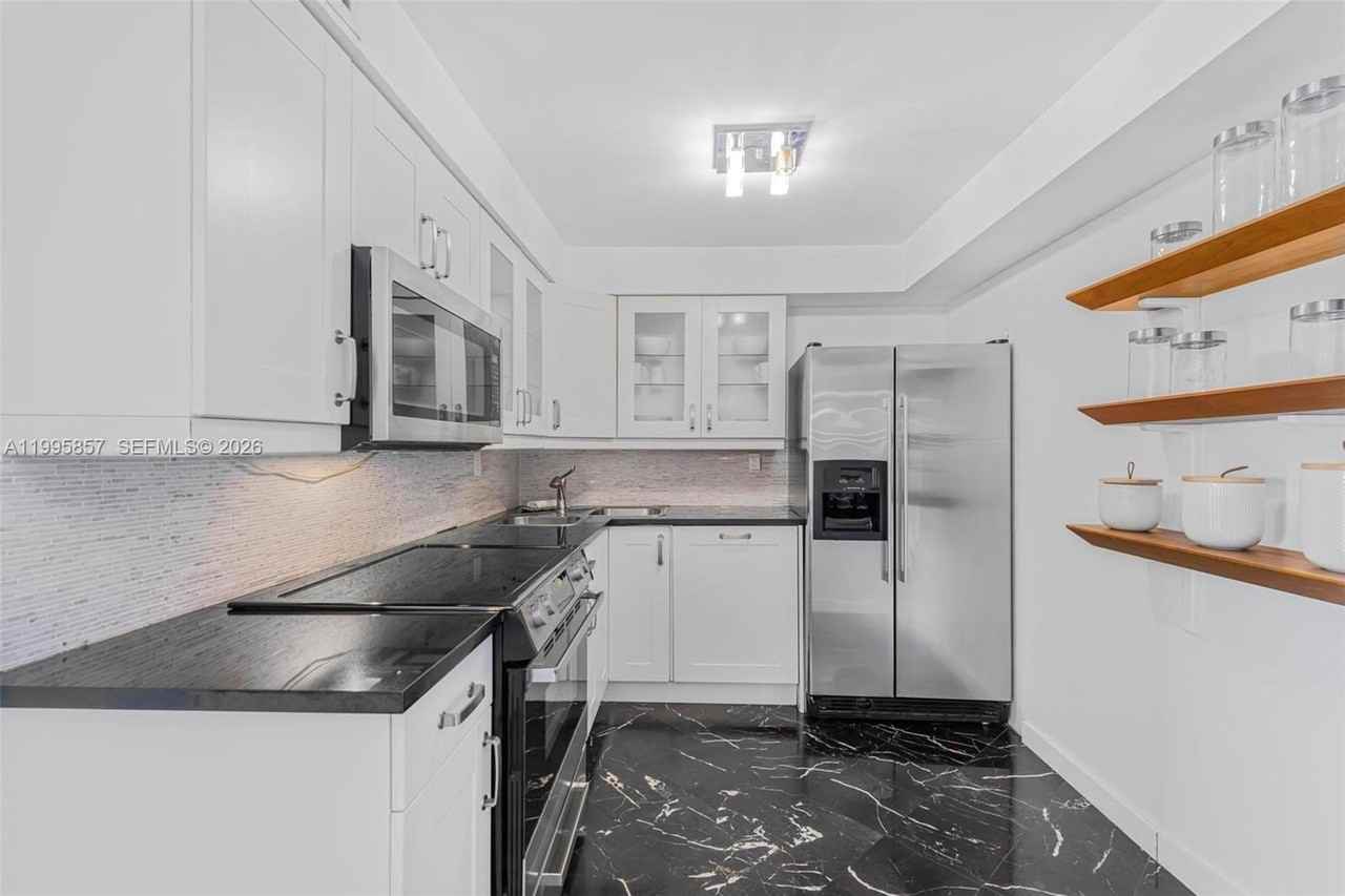 1658 Bay Rd #701 - Photo 3 of 26