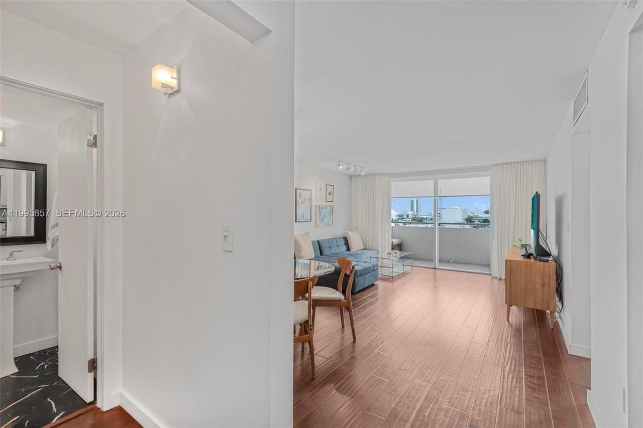 1658 Bay Rd #701 - Photo 7 of 26
