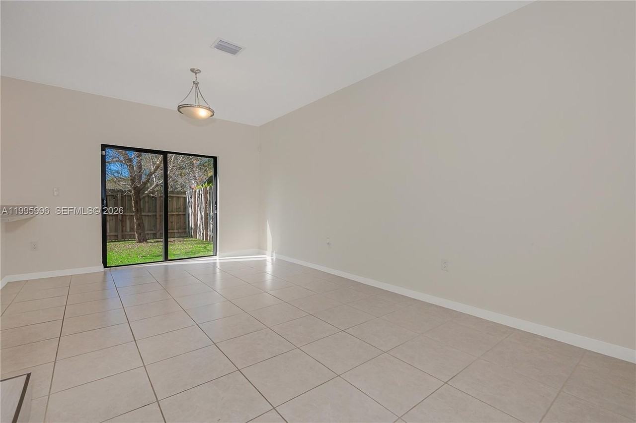 14732 Sw 181st Ter - Photo 7 of 27