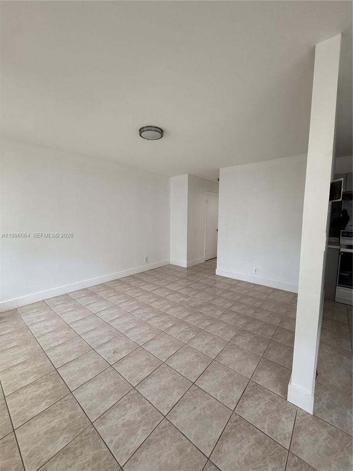 6071 Sw 33rd St #1 - Photo 6 of 11