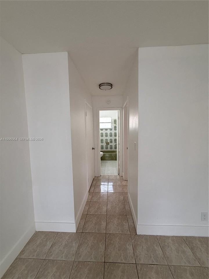 6071 Sw 33rd St #1 - Photo 7 of 11