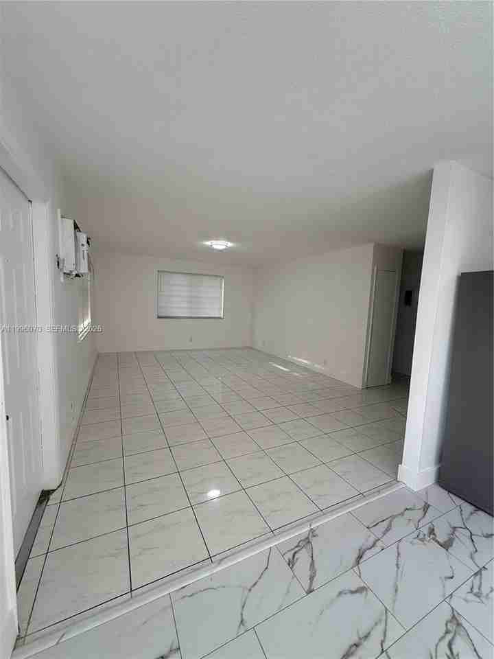 6071 Sw 33rd St #4 - Photo 6 of 20
