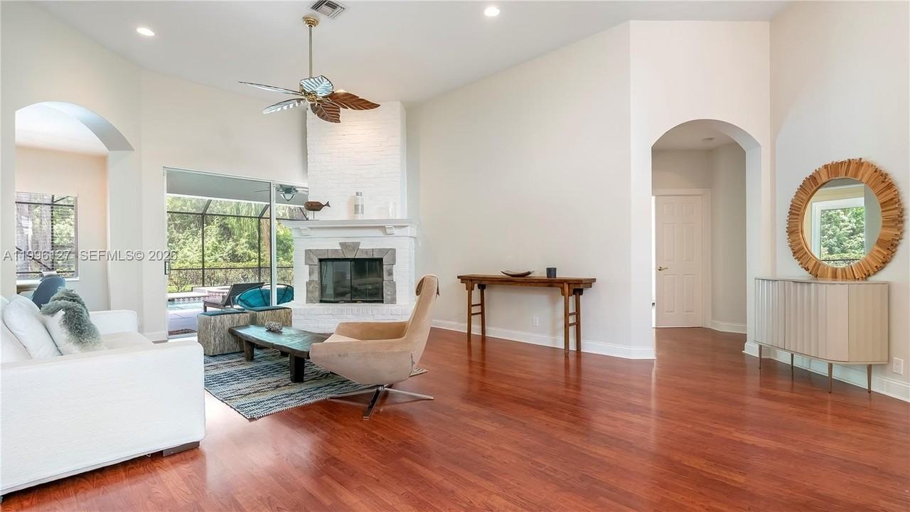 11859 Sanbourn Ct - Photo 5 of 49